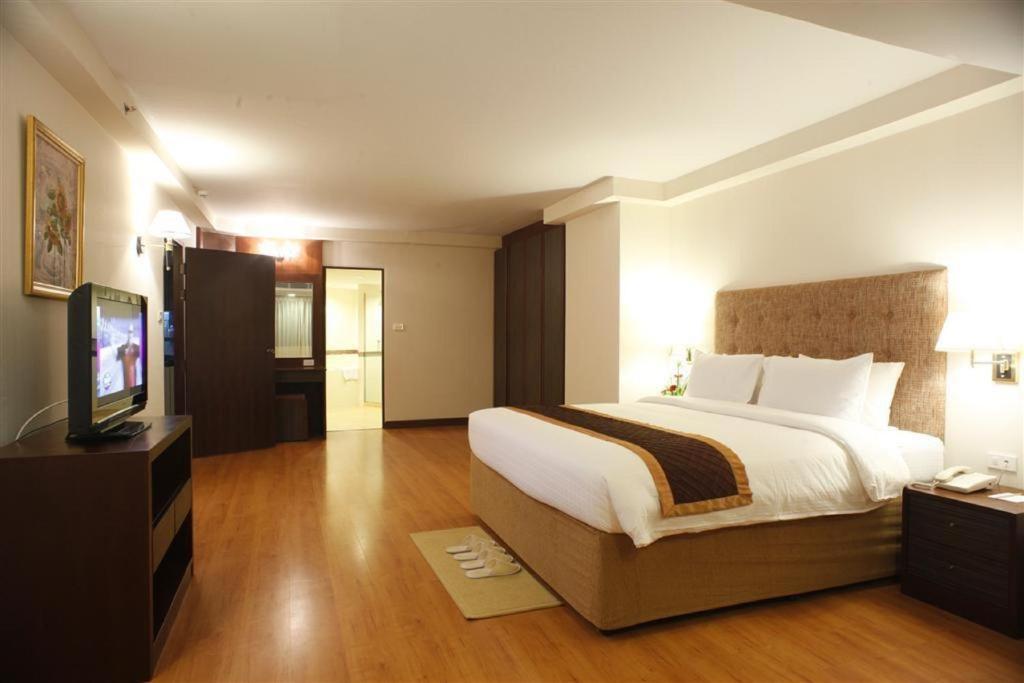 Furama Chiang Mai Hotel Quarto foto